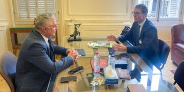 رئيس اقتصادية قناة السويس يبدأ جولته الترويجية بفرنسا لتعزيز التعاون بالمجالات الصناعية والتقنية