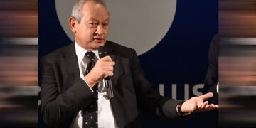 نجيب ساويرس يخفض سعر شقته الفاخرة في لندن 10 ملايين جنيه إسترليني بعد فشل البيع