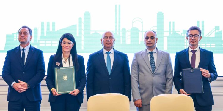 مصر توقّع مع الوكالة الفرنسية للتنمية وبنك الاستثمار الأوروبي اتفاق تمويل ميسر ومنحة بقيمة 53.8 مليون يورو (2.9 مليار جنيه)