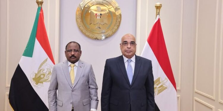 وزير العــدل يستقبــل نظيره السودانــي