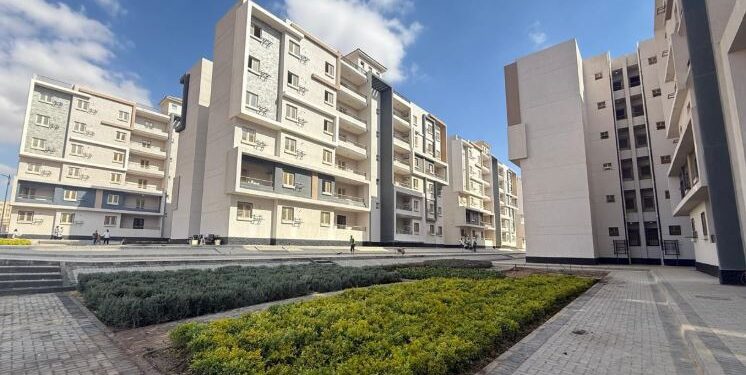 وزير الإسكان يُتابع عملية تسليم وحدات “سكن لكل المصريين محور الإسكان المتوسط” بمدينة حدائق العاصمة