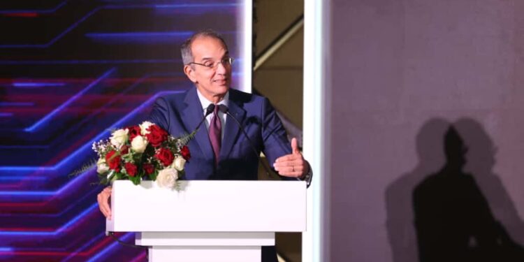 وزير الاتصالات يشهد احتفالية شركة هواوى العالمية بمناسبة مرور 25 عامًا على وجودها فى مصر