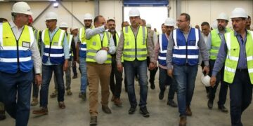 وزير قطاع الأعمال يتابع ميدانيًا تقدم أعمال المرحلة الثانية من المشروع القومي لتطوير صناعة الغزل والنسيج