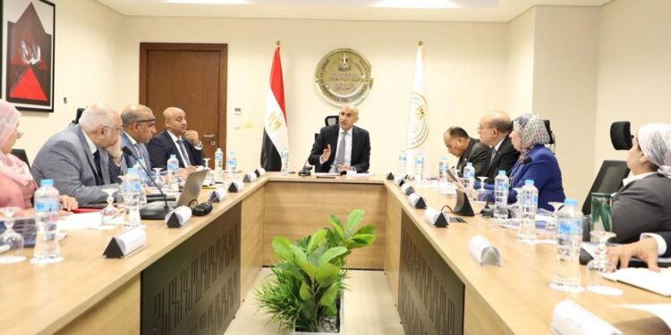 وزير التربية والتعليم يترأس اجتماع المجلس الأعلى للتعليم قبل الجامعي