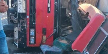 الصحة: إصابة 25 مواطنًا في حادث انقلاب ميني باص تابع لوزارة الشباب والرياضة بطريق العاصمة الإدارية