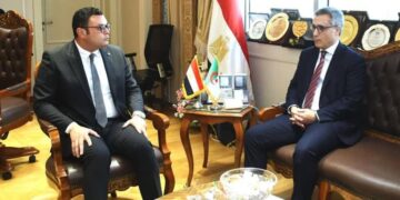 وزير الإسكان يستقبل سفير الجزائر بالقاهرة لبحث سبل التعاون بين البلدين