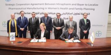 توقيع اتفاقية تعاون استراتيجي بين «مينا فارم» و«باير» الألمانية لتوطين صناعة الأدوية