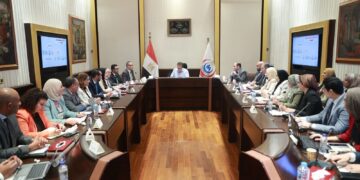 وزير الصحة يتابع إنجازات قطاع الطب العلاجي خلال أكتوبر 2025 في تقرير قدمه مساعد الوزير للشئون العلاجية