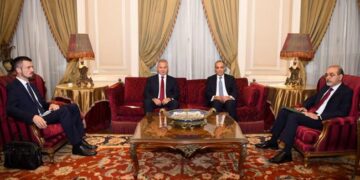 وزير الخارجية يستقبل سكرتير مجلس الأمن لروسيا الاتحادية