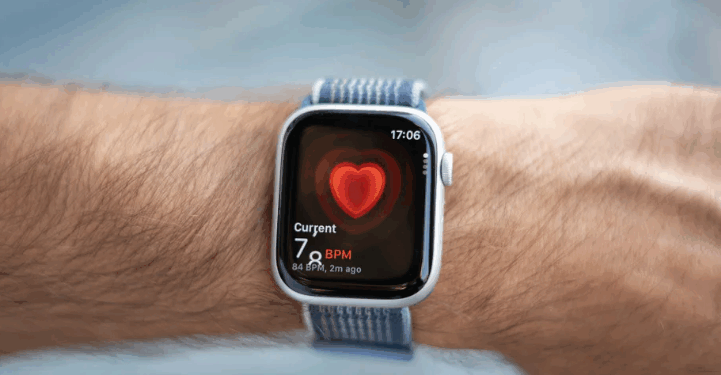 أبل تستعد لإطلاق مزايا جديدة مدعومة بالذكاء الاصطناعي