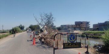 تحرك عاجل بعد انهيار جزئي بطريق كفر محفوظ في الفيوم