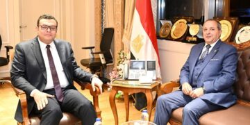 وزير الإسكان يستقبل محافظ بورسعيد لبحث استعدادت المحافظة للتعامل مع موسم الأمطار