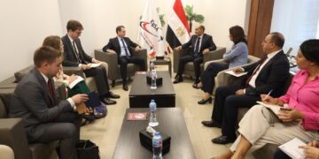 وكالة الفضاء المصرية تستقبل السفير الفرنسي بالقاهرة لبحث سبل التعاون المشترك