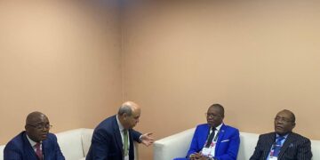 وزير الطيران يعقد لقاءات ثنائية رفيعة المستوى مع عدد من وزراء ورؤساء هيئات الطيران المدني