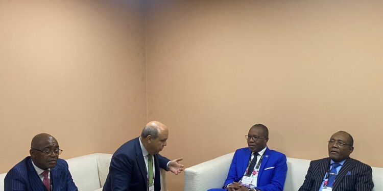 وزير الطيران يعقد لقاءات ثنائية رفيعة المستوى مع عدد من وزراء ورؤساء هيئات الطيران المدني