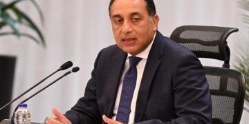 رئيس الوزراء يُتابع جهود اللجنة الطبية العليا والاستغاثات بمجلس الوزراء خلال شهر أكتوبر الماضي