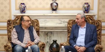 وزير قطاع الأعمال يلتقي محافظ الغربية في مستهل زيارته لشركة مصر للغزل والنسيج بالمحلة الكبرى