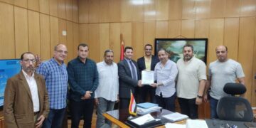 وزير الإسكان يشيد بحصول أجهزة تنمية الساحل الشمالي الغربي على (3) شهادات أيزو في مجالات الجودة والسلامة والبيئة