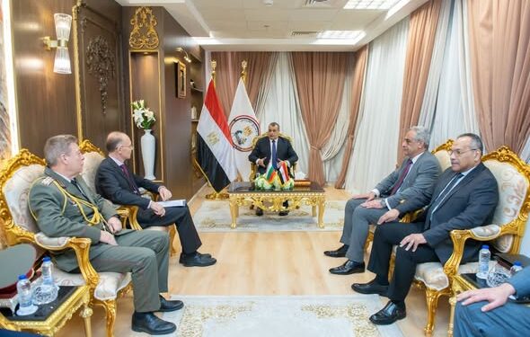 وزير الدولة للإنتاج الحربي يستقبل سفير بلغاريا بالقاهرة