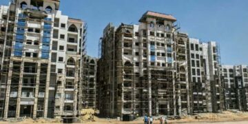 الفلوس رايحة للعقار.. القطاع يتصدر تداولات البورصة ويتفوق على البنوك