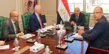 وزير الكهرباء يبحث مع تحالف “رينيرجي جروب بارتنرز” مشروع متكامل للطاقات المتجددة