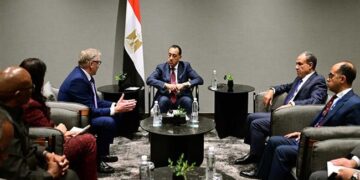 رئيس الوزراء يلتقي مسئولي شركة “أنجلو جولد أشانتي” المستثمرة في منجم السكري للذهب