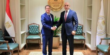 وزير التعليم يستقبل السفير الفرنسي بالقاهرة لبحث سبل تعزيز التعاون