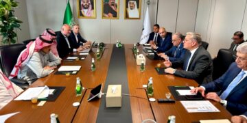 وزير البترول يبحث زيادة فرص الشركات المصرية في أعمال مشروع نيوم في السعودية