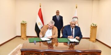 وزير الإنتاج الحربي يشهد مراسم توقيع عقد للتعاون المشترك في مجال التصنيع العسكري