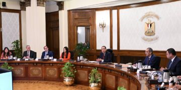 رئيس الوزراء يتابع موقف تسليم وتشغيل المشروعات المُنفذة ضمن المرحلة الأولى بالمبادرة الرئاسية “حياة كريمة”