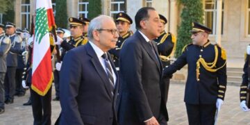 مراسم استقبال رسمية لرئيس الوزراء لدى وصوله السراي الحكومي بالعاصمة بيروت