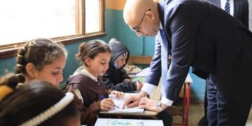 وزير التربية والتعليم يفاجئ مدارس البدرشين والصف بالجيزة لمتابعة انضباط سير العملية التعليمية