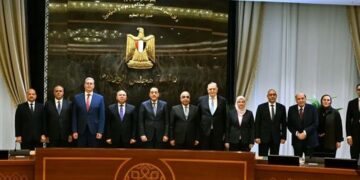 رئيس الوزراء يشهد توقيع اتفاقية تسوية بين عددٍ من الجهات الحكومية وشركة جنوب الوادي للأسمنت