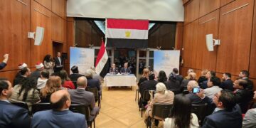 وزير الخارجية يلتقي بأعضاء الجالية المصرية في ألمانيا