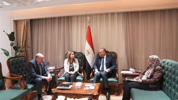 وزير العمل يستقبل خبيرة منظمة العمل الدولية لبحث الاستعدادات لإصدار الاستراتيجية الوطنية للسلامة والصحة المهنية