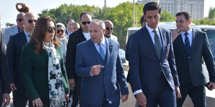 وزيرة التنمية و”محافظ بورسعيد” يتفقدان المرحلة الأولى من كورنيش بورسعيد السياحي