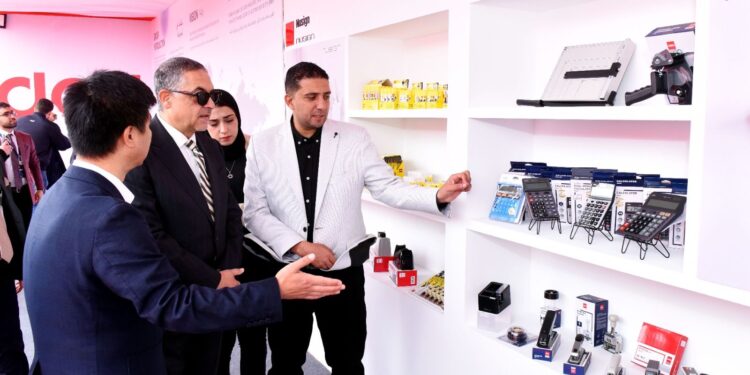 رئيس الهيئة العامة للاستثمار والمناطق الحرة يشارك في وضع حجر الأساس لقاعدة مصنع “ديلي إيجيبت”