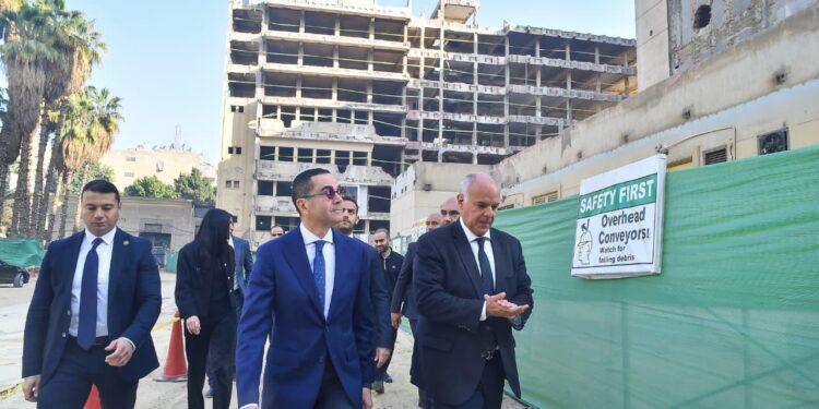 وزير الاستثمار يتفقد مشروع تطوير مبني وزارة الداخلية ب ” لاظوغلي”