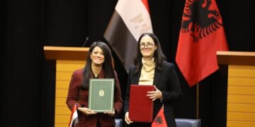 وزيرة التخطيط ونظيرتها الألبانية تختتمان الدورة الأولى للجنة المشتركة للتعاون الاقتصادي