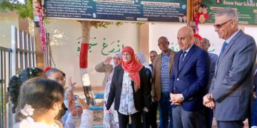 وزير التربية والتعليم ومحافظ أسوان يتابعان سير العملية التعليمية بمدرسة الشهيد عمرو فريد المتميزة للغات