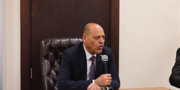 وزير العمل يقرر إيقاف نشاط 11 شركة لإلحاق العمالة بالخارج لمخالفتها أحكام القانون