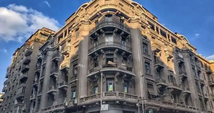 مصطفى بكري ينتقد محاولات الضغط على مستأجري الإيجار القديم