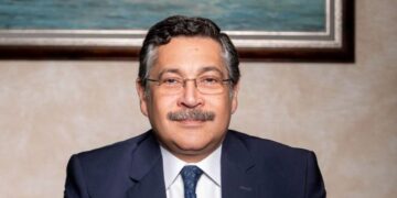 بنك التعمير والإسكان يحصد جائزتي «بنك التجزئة الأسرع نموًا» و«أفضل بنك في إدارة النقد» لعام 2025