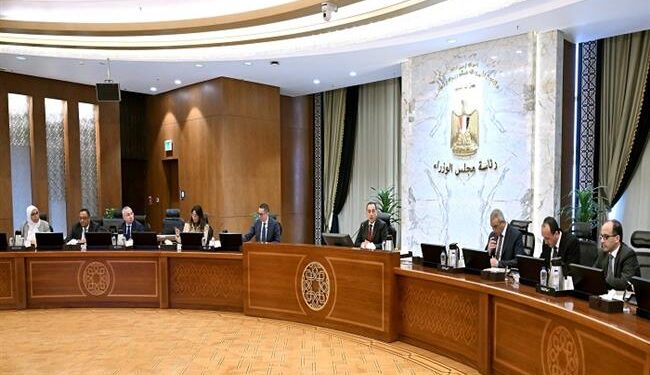 رئيس الوزراء لمجتمع رجال الأعمال والمستثمرين: ضاعفوا استثماراتكم  المناخ جاذب والفرص واسعة وواعدة