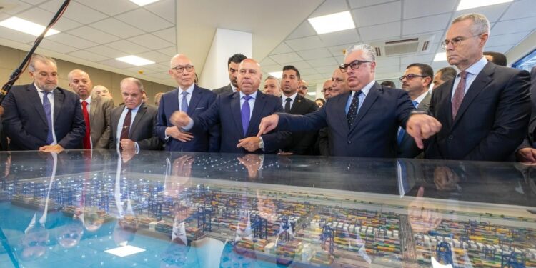 ميناء السخنة أكبر ميناء من صنع الإنسان في العالم بعد اكتمال تطويره بـعمق 19 مترًا