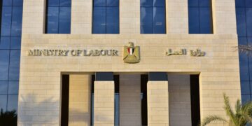 وزارة العمل تطلق الدفعة الأولى من برنامج “سفراء العمل”