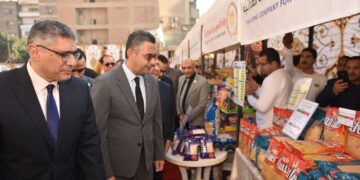 وزير التموين ومحافظ الجيزة يفتتحان سوق «اليوم الواحد» بشارع فيصل