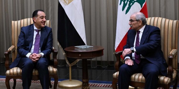 رئيس وزراء لبنان يستقبل الدكتور مصطفى مدبولي بمطار رفيق الحريري الدولي