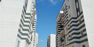 وزير الإٍسكان يتابع موقف تنفيذ عددٍ من المشروعات الجارية بـ5 مدن جديدة بالصعيد