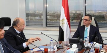 وزير الاستثمار يلتقي رئيس مجلس إدارة شركة إل جي – مصر لاستعراض مشروعات الشركة وخططها التوسعية